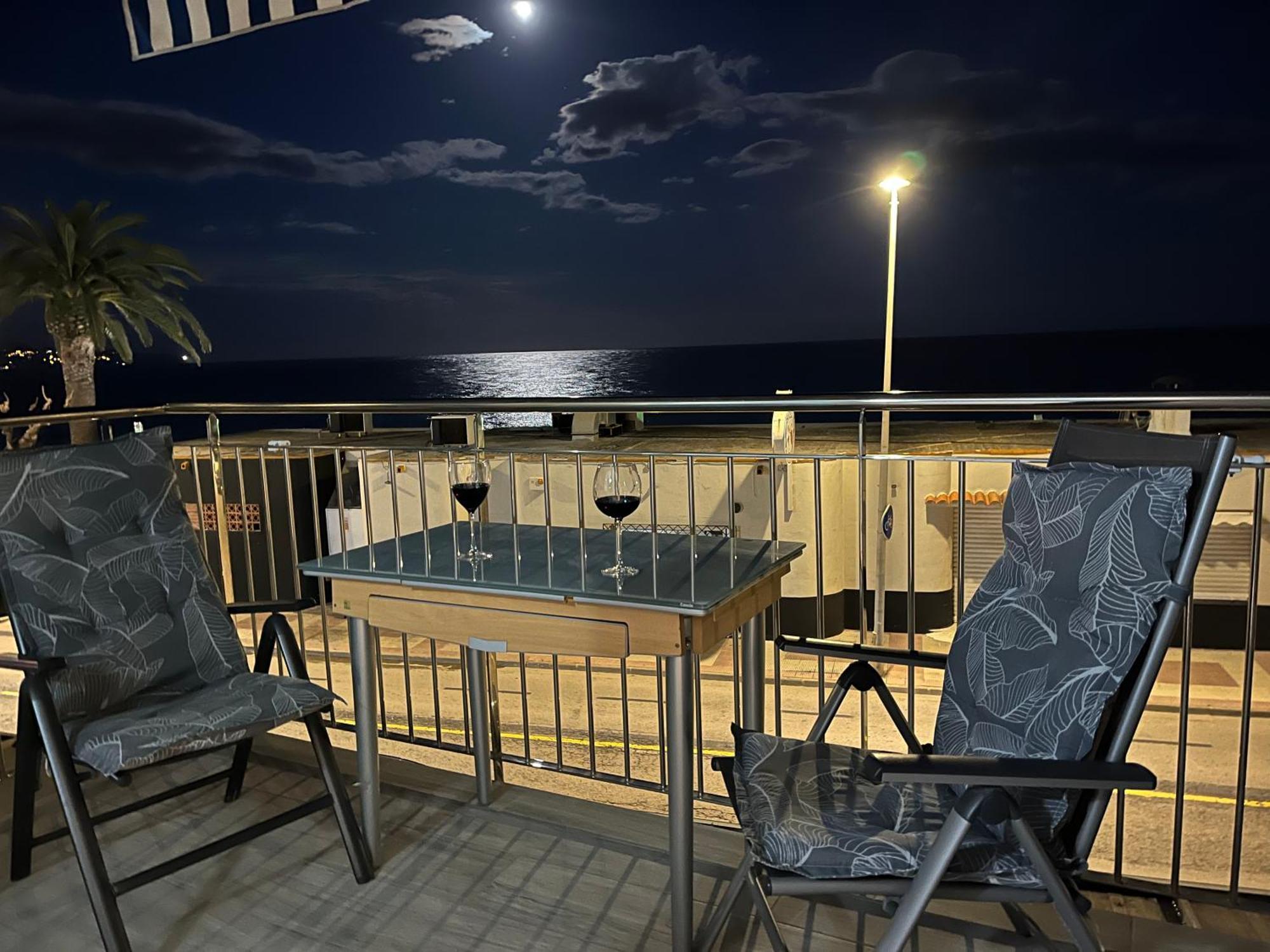 Estudio Con Impresionantes Vistas Al Mar Blanes Luaran gambar