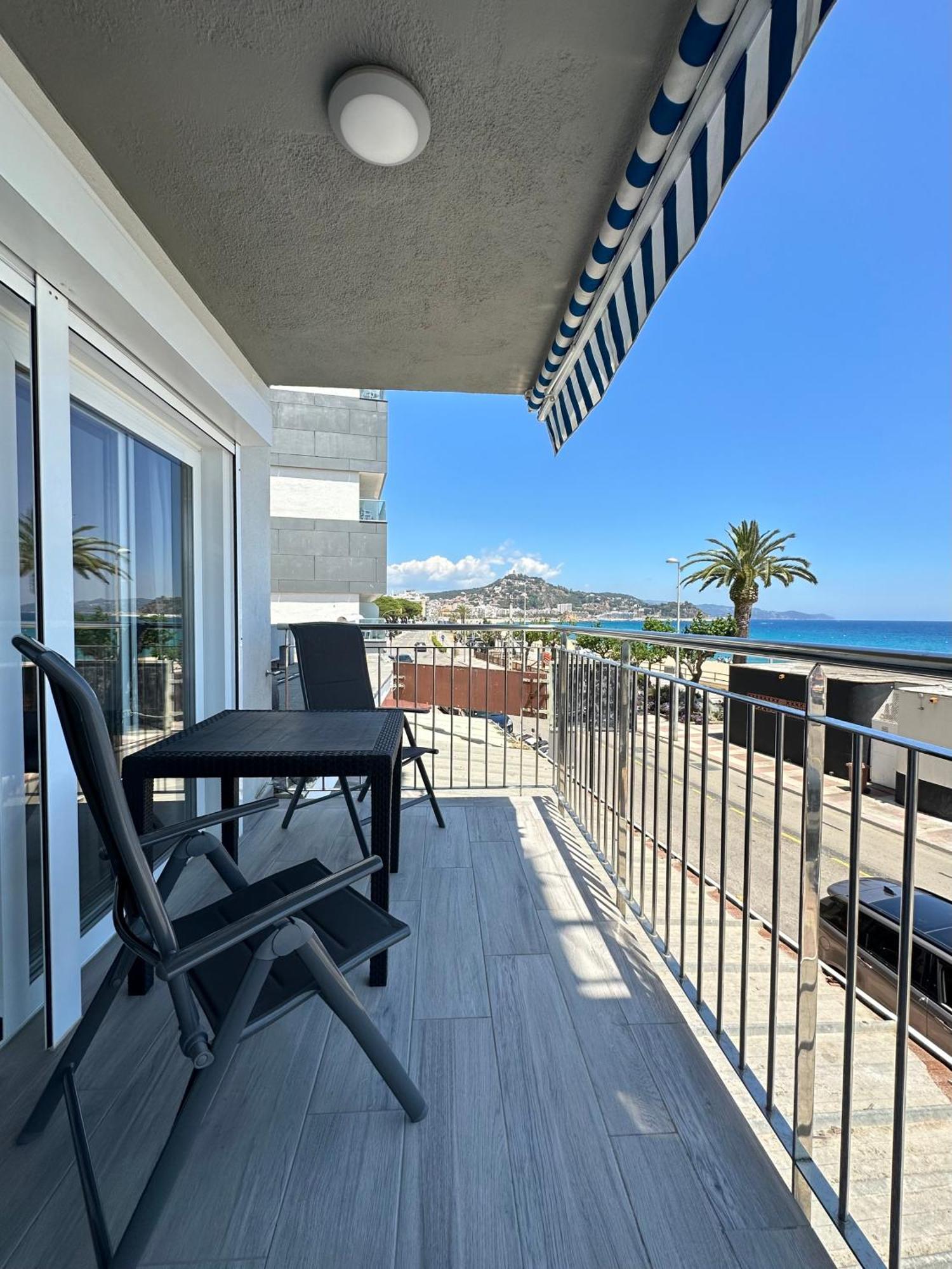 Estudio Con Impresionantes Vistas Al Mar Blanes Luaran gambar