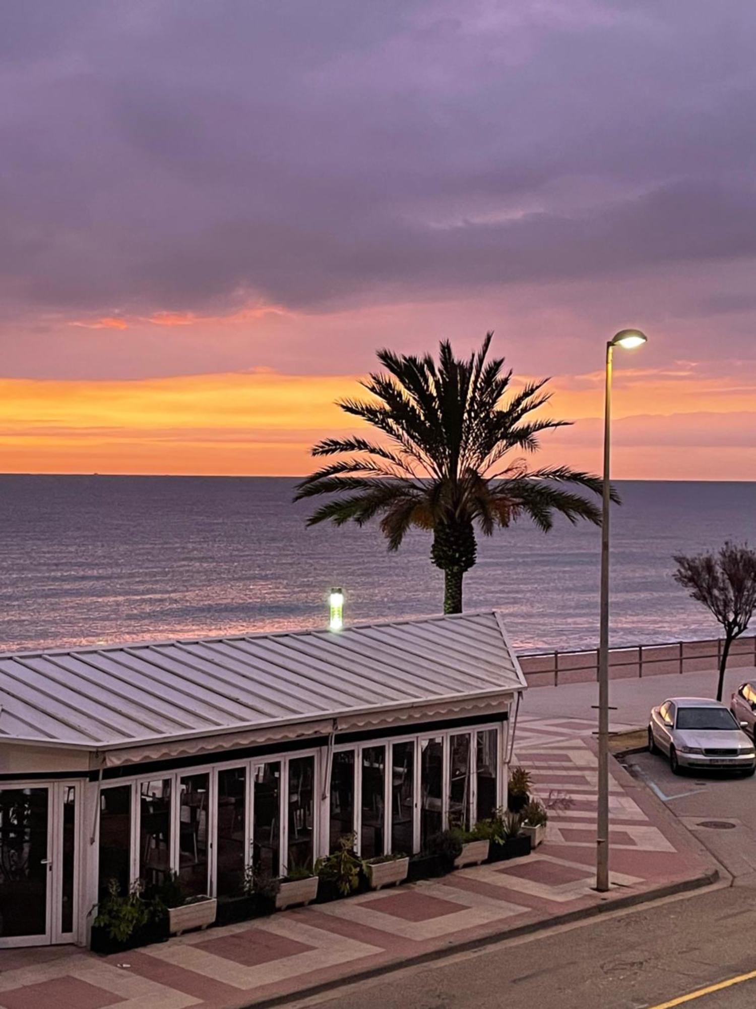 Estudio Con Impresionantes Vistas Al Mar Blanes Luaran gambar